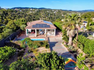 Maison à Lloret Residencial - Montlloret. R02624 casa reformada con piscina, garaje y vistas a la montaña