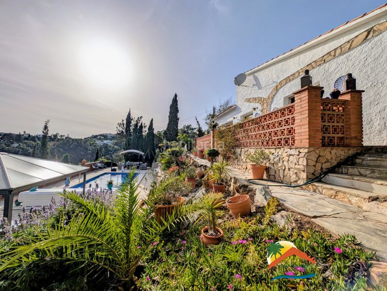 Foto 108149a6-3249-4bac-9e27-b91da3f75060. Casa amb xemeneia aparcament piscina a Lloret Blau - La Creu de Lloret Lloret de Mar