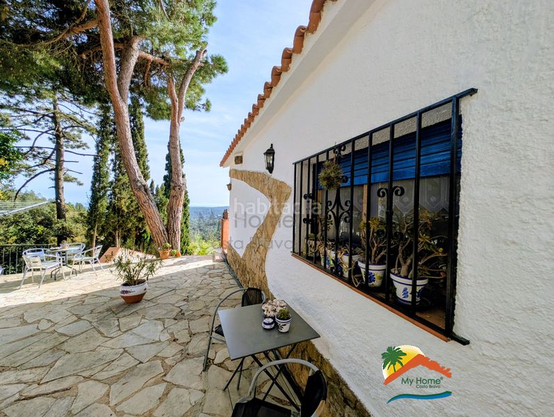 Foto 144d0430-9b68-42ea-86cd-6f853f84a3e6. Casa amb xemeneia aparcament piscina a Lloret Blau - La Creu de Lloret Lloret de Mar