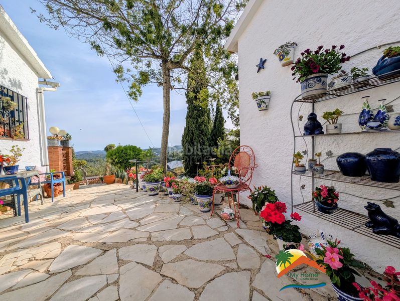 Foto 171b4b8d-1d8f-401c-98c8-c5a6e911569d. Casa amb xemeneia aparcament piscina a Lloret Blau - La Creu de Lloret Lloret de Mar