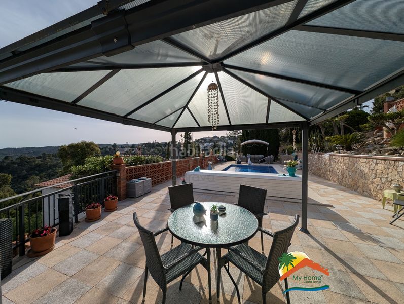 Foto 46e4d87a-d3f9-4f8c-ba6b-874ea83b907b. Casa amb xemeneia aparcament piscina a Lloret Blau - La Creu de Lloret Lloret de Mar