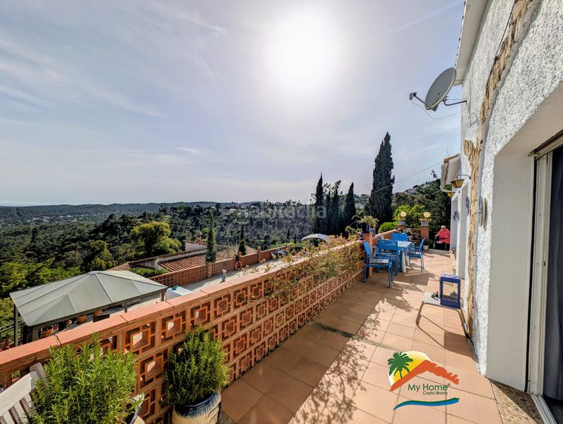 Foto 6c9e5b06-c284-4db0-b3d4-1ace9af0300b. Casa amb xemeneia aparcament piscina a Lloret Blau - La Creu de Lloret Lloret de Mar