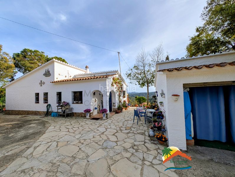 Foto a581e2fd-8920-4a51-8097-ac3162bee530. Casa amb xemeneia aparcament piscina a Lloret Blau - La Creu de Lloret Lloret de Mar