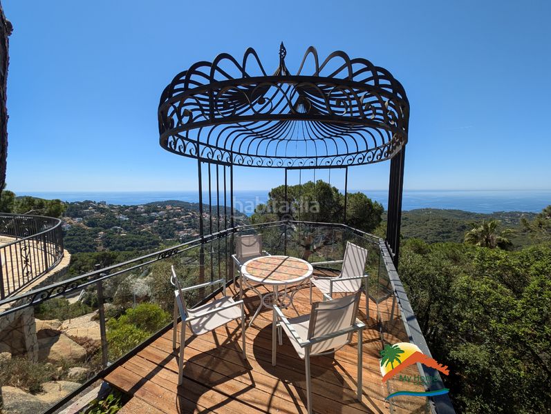 Foto 119efa2e-889b-4020-a75f-4d8b23f2a89d. Casa amb xemeneia calefacció aparcament piscina a Lloret de Mar