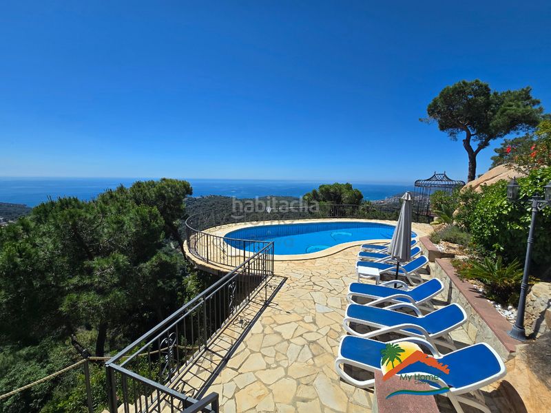Foto 1b0592a1-1d95-4d55-95fa-b8166b9ecb7d. Casa amb xemeneia calefacció aparcament piscina a Lloret de Mar