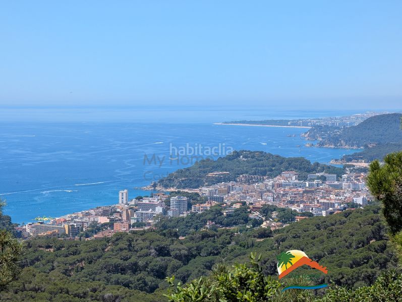 Foto 53138438-52be-4588-ab97-c9c9dd55a2c2. Casa amb xemeneia calefacció aparcament piscina a Lloret de Mar