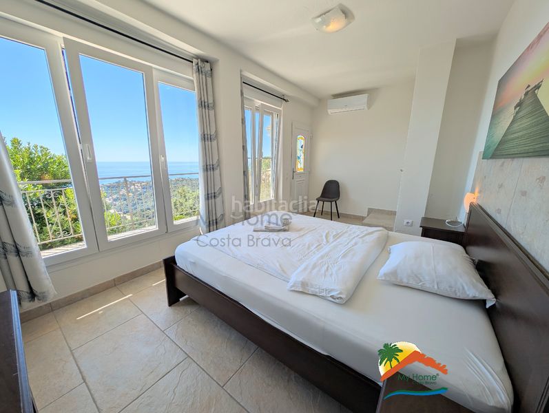 Foto 5cd71b7a-62d5-4047-a421-261413b902f4. Casa amb xemeneia calefacció aparcament piscina a Lloret de Mar