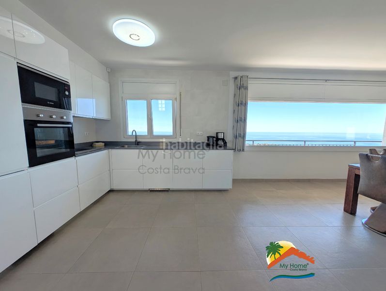 Foto c41cdc3c-f0be-4d64-b0f8-3cec82c0190d. Casa amb xemeneia calefacció aparcament piscina a Lloret de Mar