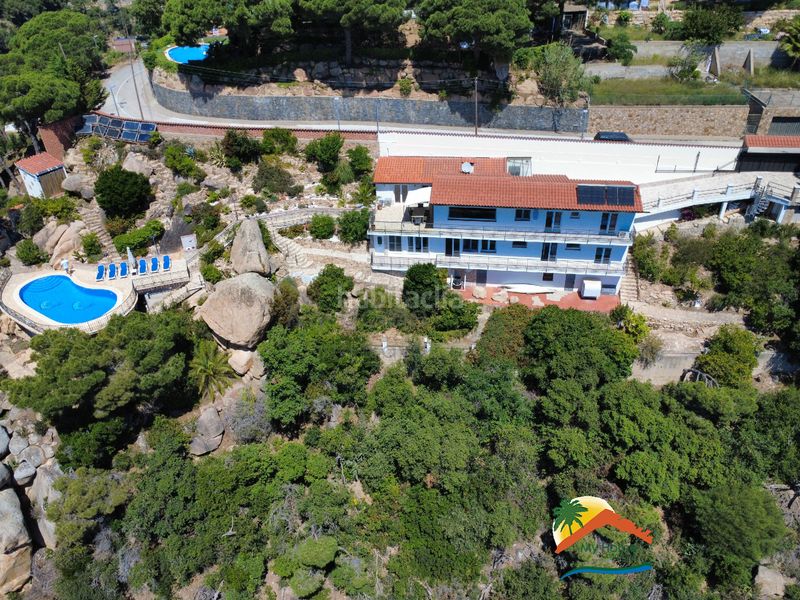 Foto d3f665b9-80e2-4253-ae95-53249e1b6ed1. Casa amb xemeneia calefacció aparcament piscina a Lloret de Mar