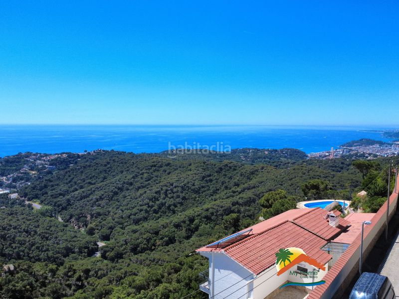 Foto d5e2dedd-ac33-4cfd-a46a-1f31f16e7166. Casa amb xemeneia calefacció aparcament piscina a Lloret de Mar