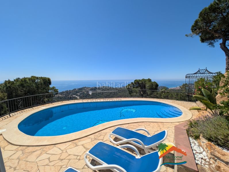 Foto ef40f303-aa12-4800-9a13-e0867c013261. Casa amb xemeneia calefacció aparcament piscina a Lloret de Mar