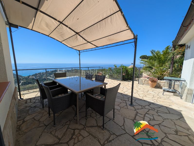 Foto f7d14276-bc11-4845-942e-ff5a0f13256c. Casa amb xemeneia calefacció aparcament piscina a Lloret de Mar