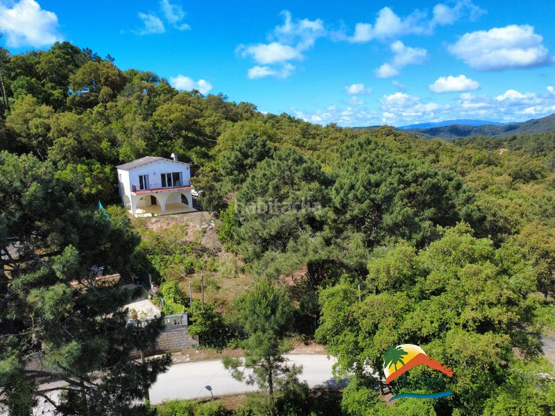Foto 30f0de33-bb99-4efd-ba2f-a4a3a3eac6c3. Casa amb xemeneia calefacció aparcament a Lloret Blau - La Creu de Lloret Lloret de Mar