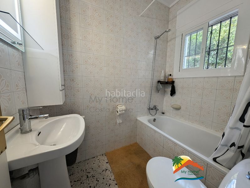 Foto bbb20978-27d2-4a14-a119-d79a271f6b35. Casa amb xemeneia calefacció aparcament a Lloret Blau - La Creu de Lloret Lloret de Mar