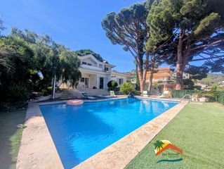 Casa a Roca Grossa. R02634 bonita casa con piscina y vistas a la montaña en roca gro