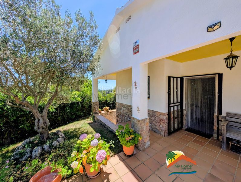 Foto 0cda9029-36bf-4af5-a7ca-ab1d14d1200a. Casa amb xemeneia calefacció aparcament piscina a Lloret de Mar