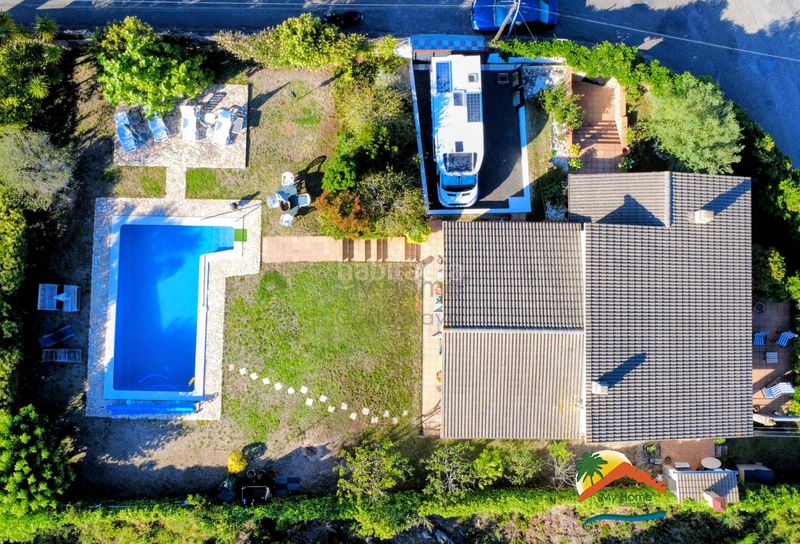 Foto a2fd29ab-f220-4b5d-bcbe-53dc8adbcdbe. Casa amb xemeneia calefacció aparcament piscina a Lloret de Mar