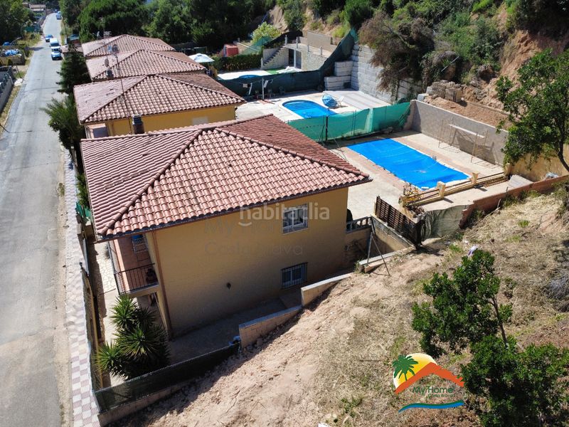 Foto 6386e9a8-734d-4c55-bcec-bcdea1ef5702. Casa amb xemeneia calefacció aparcament piscina a Lloret de Mar