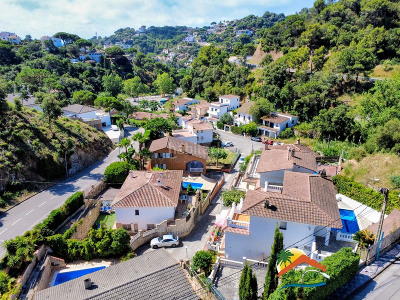 Foto 32344466-3bf9-4be2-ae4c-43ff99566016. Casa amb calefacció aparcament piscina a Canyelles Lloret de Mar