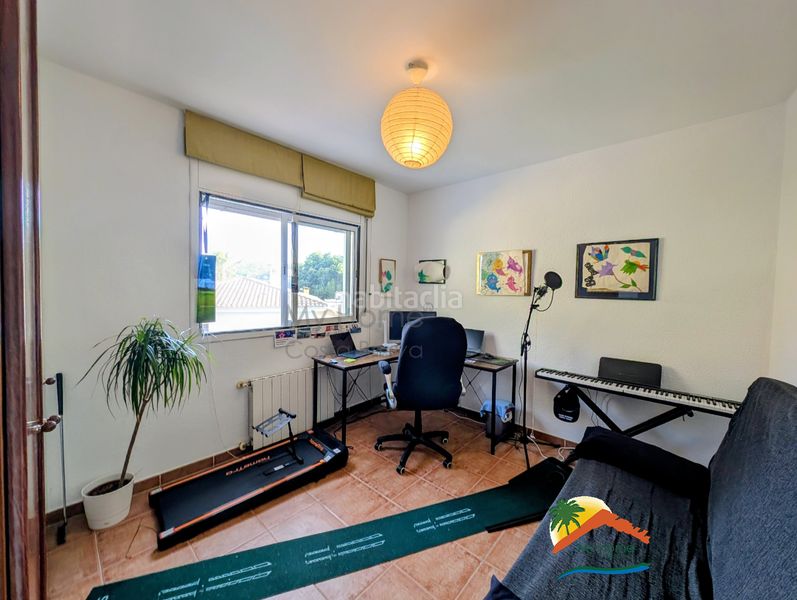 Foto a1bf2daf-35d4-45db-b112-8e3feeaf1827. Casa amb calefacció aparcament piscina a Canyelles Lloret de Mar