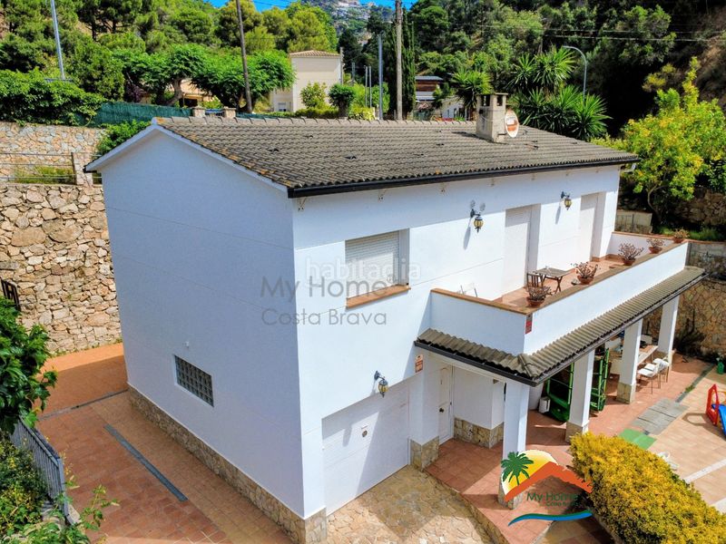 Foto e0294461-bebf-4e1a-a393-4586f35724dc. Casa amb calefacció aparcament piscina a Canyelles Lloret de Mar