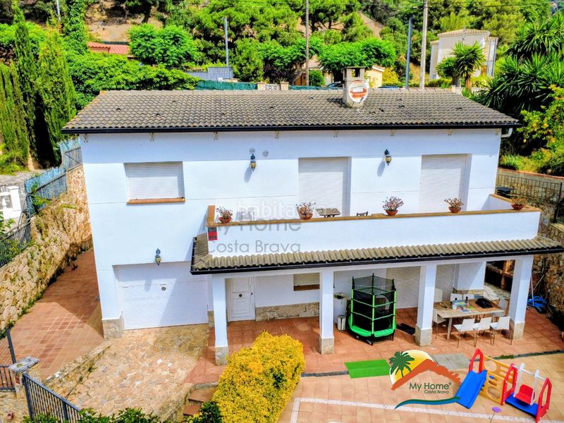 Foto f1a177a2-be8a-45ae-ae32-90f2a025cfda. Casa amb calefacció aparcament piscina a Canyelles Lloret de Mar