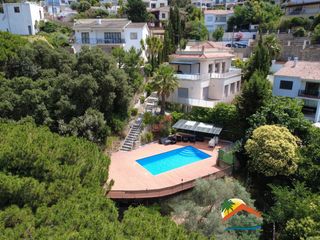 Maison à Serra Brava. R02642 exclusiva casa con licencia turistica, piscina y vistas a