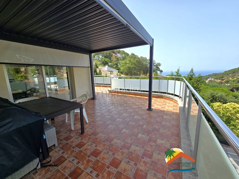 Foto 14a30fc7-696d-4251-a8d6-2d66256ec4d3. Casa amb calefacció aparcament piscina a Serra Brava Lloret de Mar