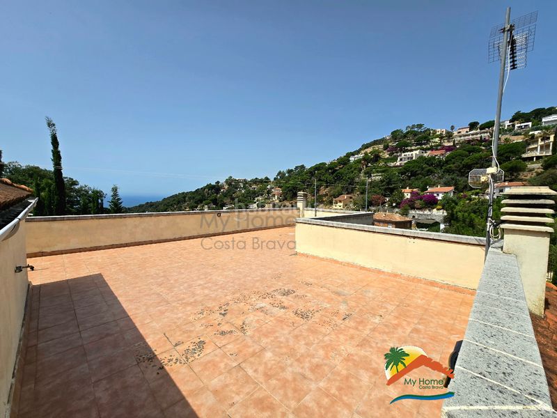 Foto 96c8febc-64df-4a4b-8212-695f225c615b. Casa amb calefacció aparcament piscina a Serra Brava Lloret de Mar