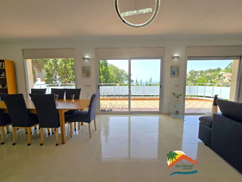 Foto d5b2d84e-2daf-4fdc-9023-3ec0ddff6ff8. Casa amb calefacció aparcament piscina a Serra Brava Lloret de Mar