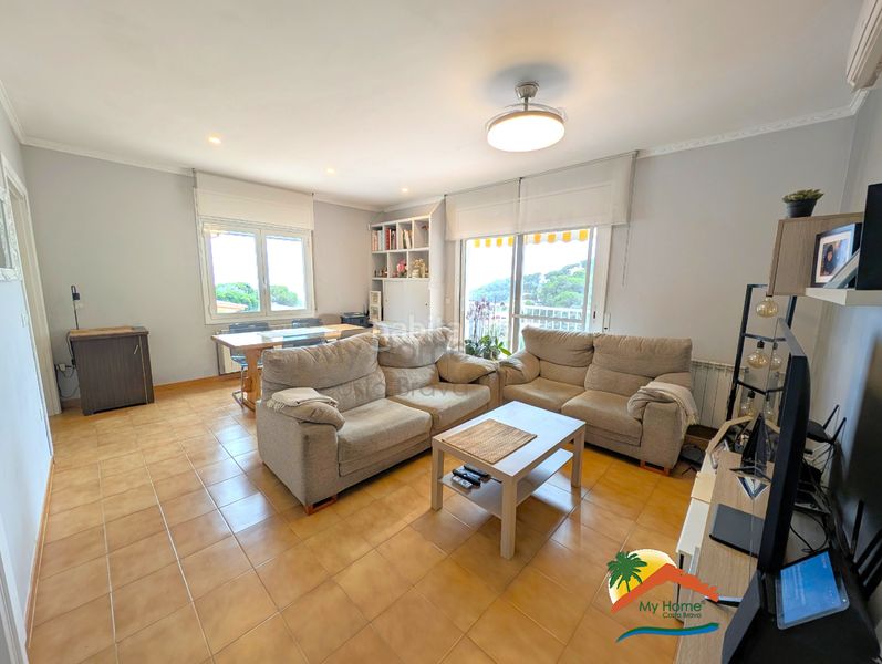 Foto 152f8ba5-49ec-44ab-8342-6340e78775ef. Casa amb calefacció aparcament piscina a Roca Grossa Lloret de Mar