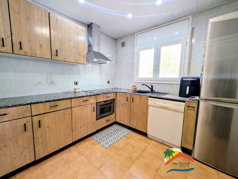 Foto 887d02d7-4398-4f59-a5b6-93994b3f5eb2. Casa amb calefacció aparcament piscina a Roca Grossa Lloret de Mar