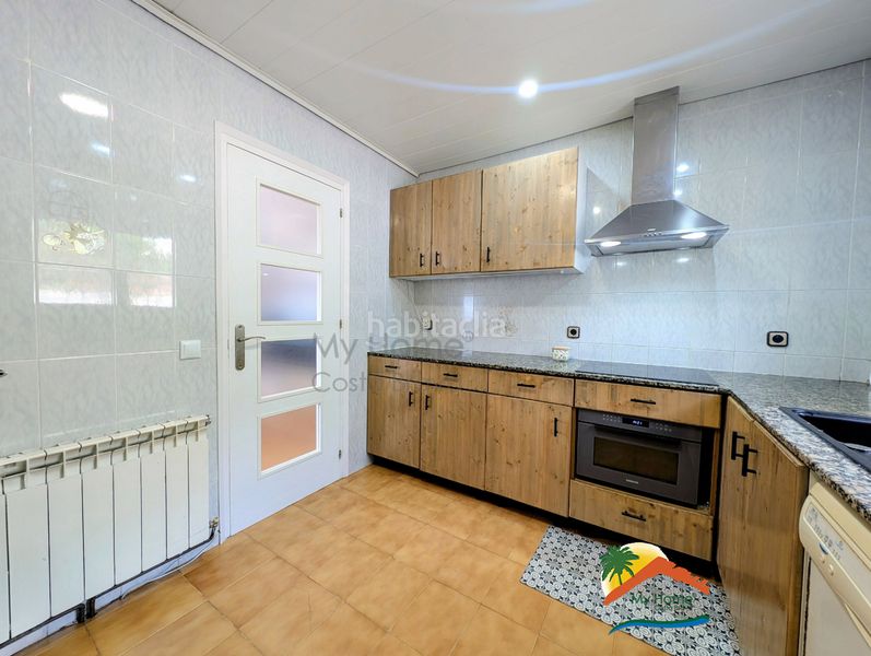 Foto 8bdf106b-a65e-48ae-b913-f0e4293a5d86. Casa amb calefacció aparcament piscina a Roca Grossa Lloret de Mar