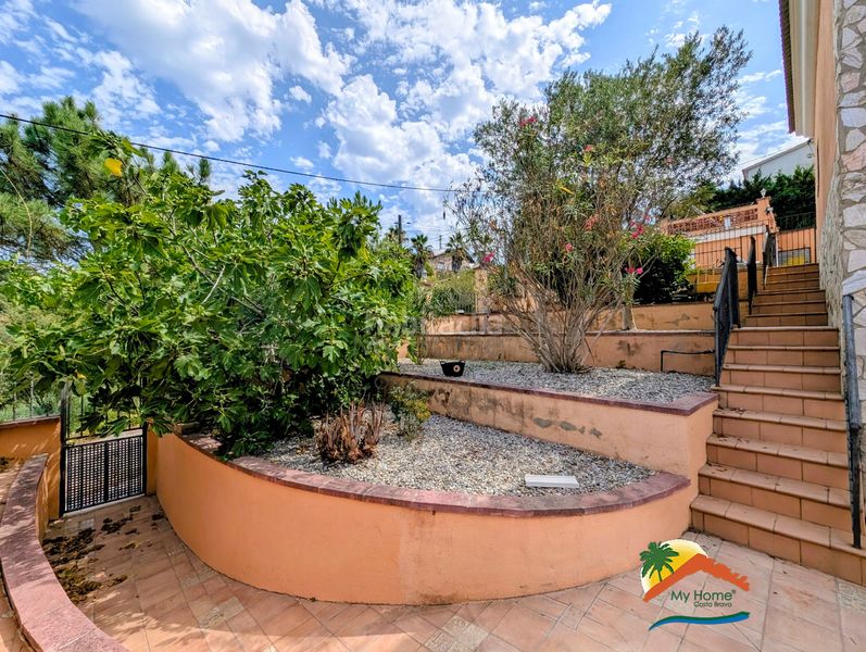 Foto 508792ad-4654-4f11-a157-ac3ad07c3d48. Casa amb xemeneia calefacció aparcament piscina a Lloret de Mar