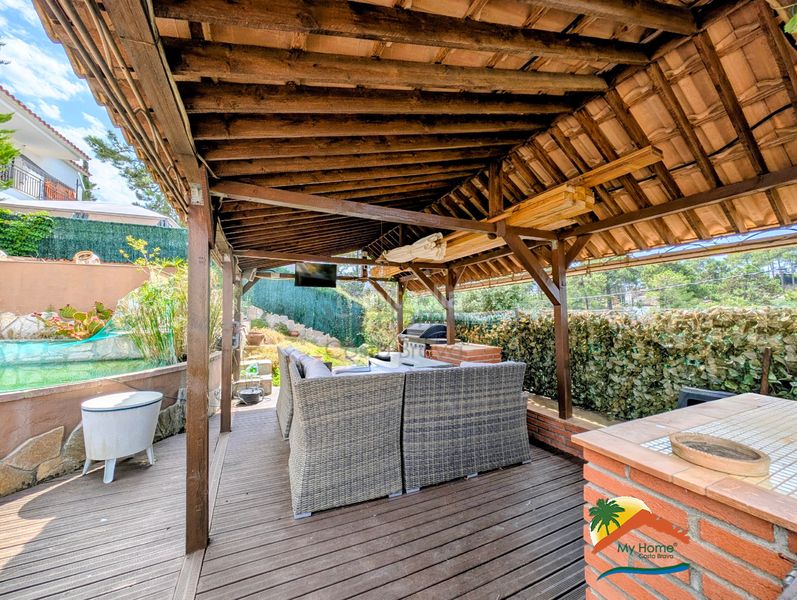 Foto 57f96586-77a0-4495-98f7-25bf8ef14581. Casa amb xemeneia calefacció aparcament piscina a Lloret de Mar