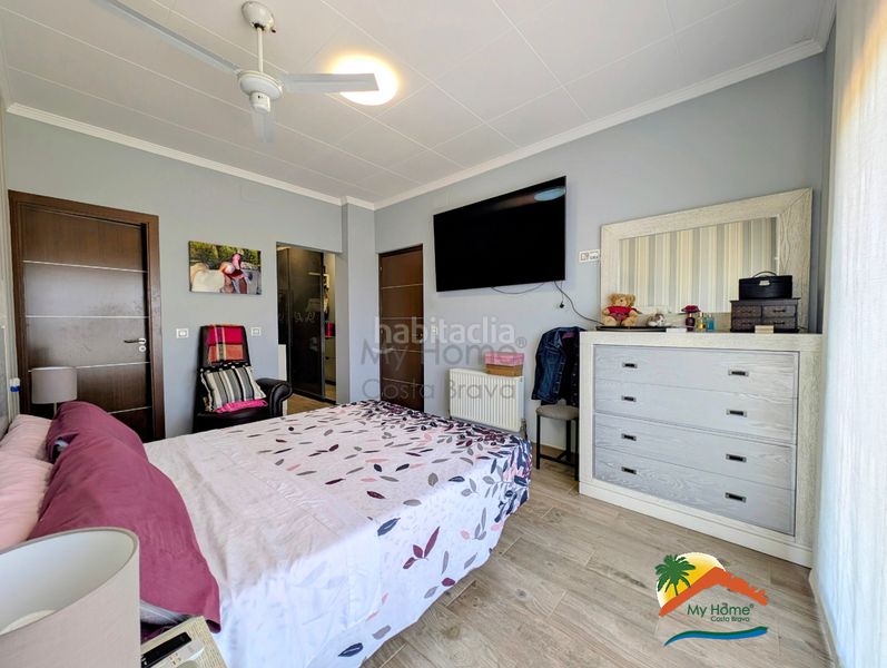 Foto aa565f46-85a2-4f52-b39b-039629d299e8. Casa amb xemeneia calefacció aparcament piscina a Lloret de Mar