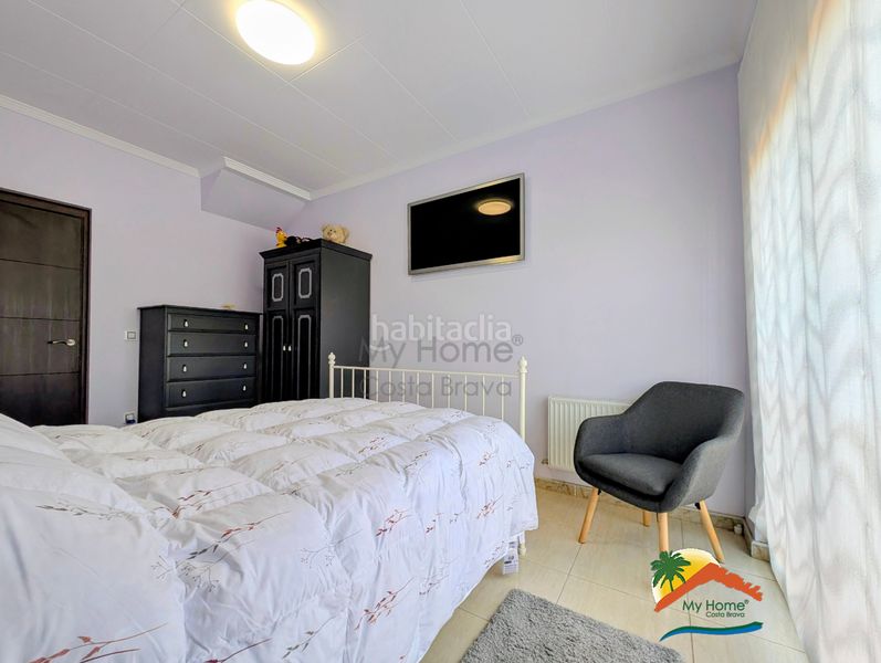 Foto d2a7b6fe-a2ac-47fd-96a6-3c26a4d68d90. Casa amb xemeneia calefacció aparcament piscina a Lloret de Mar