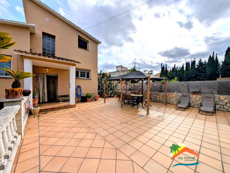 Foto b40542df-4701-4be7-837c-749f9471c6fc. Casa amb xemeneia calefacció aparcament piscina a Tordera