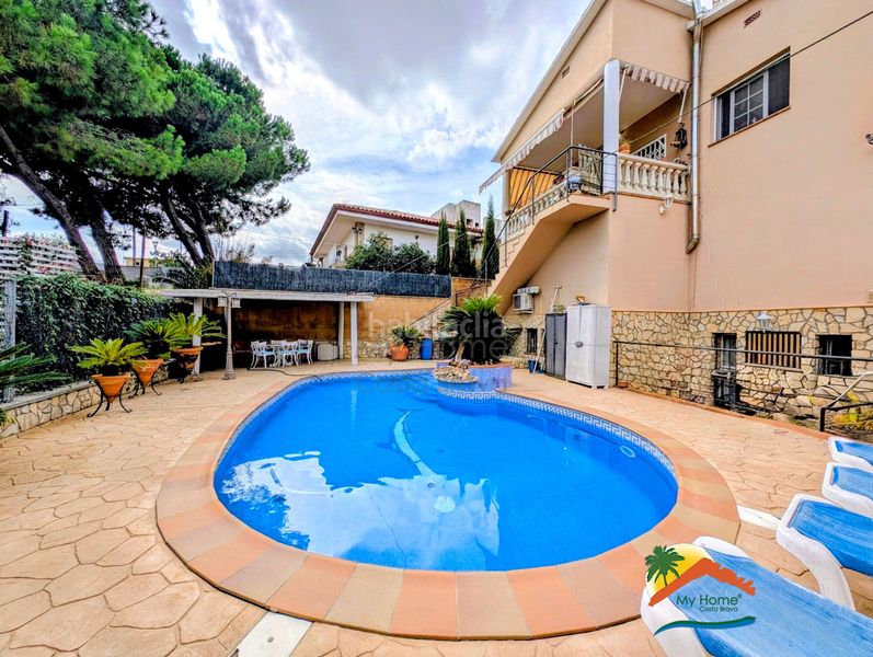Foto bc3426fd-a0ae-46b5-9bf5-432ef8a2eb91. Casa amb xemeneia calefacció aparcament piscina a Tordera
