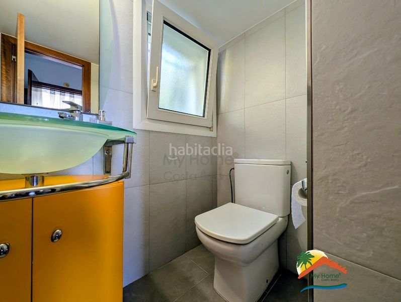 Foto 46813f5b-d5a8-4ab4-9935-92343df421b8. Casa amb xemeneia calefacció aparcament a Roca Grossa Lloret de Mar