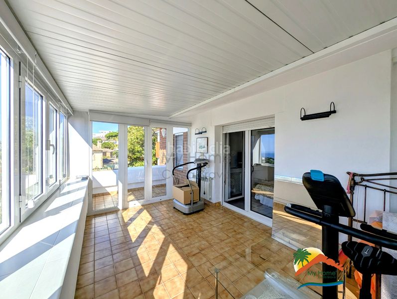 Foto 71c614aa-7026-4060-81ae-eb81c214946f. Casa amb xemeneia calefacció aparcament a Roca Grossa Lloret de Mar