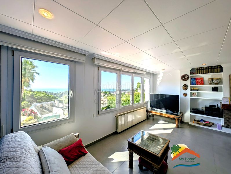 Foto b318a3d2-dd5c-4319-b47c-5a529057ed4c. Casa amb xemeneia calefacció aparcament a Roca Grossa Lloret de Mar
