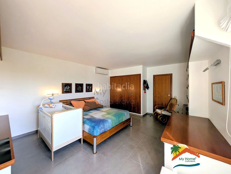 Foto cb299c96-04cb-4419-ad2a-e6b329442c48. Casa amb xemeneia calefacció aparcament a Roca Grossa Lloret de Mar
