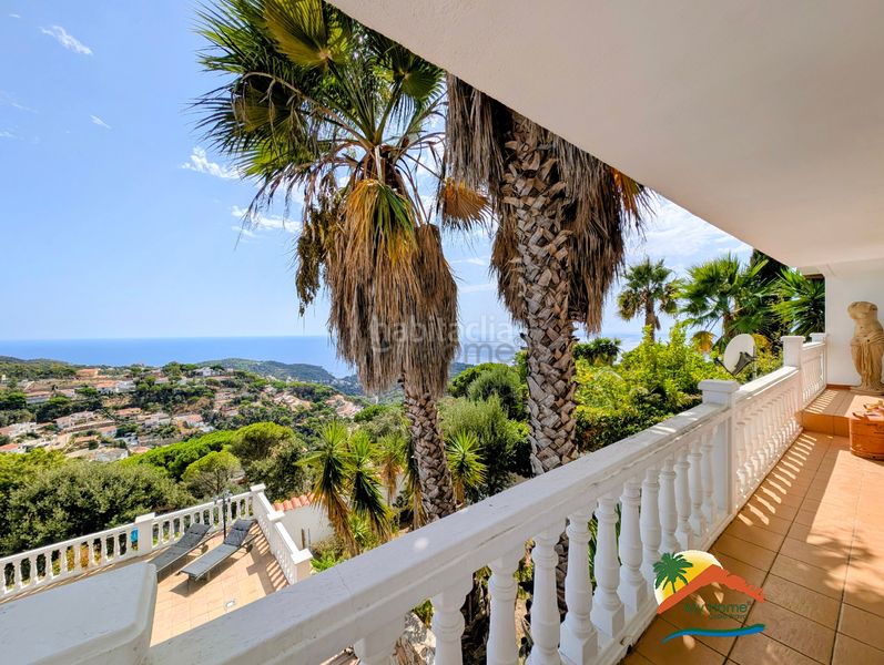 Foto 16083bd2-ce03-4041-a12e-da49a7939e00. Casa amb xemeneia calefacció aparcament piscina a Lloret de Mar