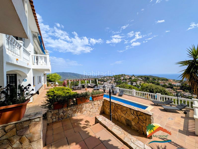 Foto 63715508-faf0-4695-a476-8314ee529c4c. Casa amb xemeneia calefacció aparcament piscina a Lloret de Mar