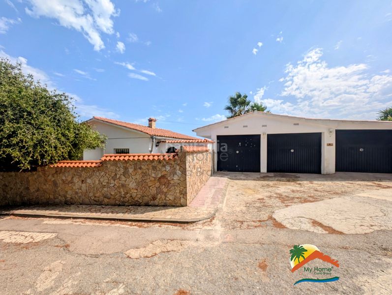 Foto b22b7ae6-1401-4862-8e98-bbea58d824ee. Casa amb xemeneia calefacció aparcament piscina a Lloret de Mar