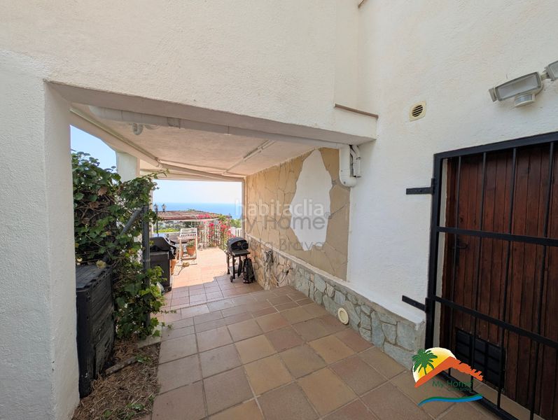 Foto d9c32447-8db2-4e3f-9973-ce80cfa00579. Casa amb xemeneia calefacció aparcament piscina a Lloret de Mar