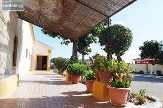 Casa a Carretera de Sanlúcar - Sudamérica. Caserío de mas de 640 m y 1882 m de parcela