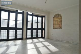Casa en Ayuntamiento-Barrio Alto. Gran ocasion vivienda mas comercio funcionando a pleno rendimien