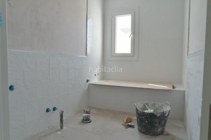 Foto 0dcdecdf-4b77-4cf9-9c7f-e923e22c0fc0. Casa aparellada amb calefacció aparcament a V Centenario-Piletas-Capuchinos Sanlúcar de Barrameda